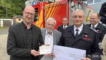 50 000-Euro-Spende an Feuerwehr Schleiden nach Flut-Schäden | Regional - BILD