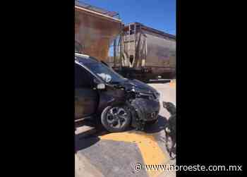 Tren golpea a una camioneta en crucero de La Cruz, Elota - Noroeste Media