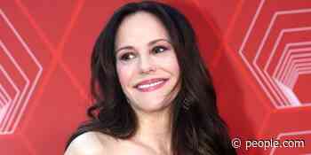 How Mary-Louise Parker's Kids Kept Her 'Hopeful' Through Broadway's COVID-19 Shutdown - PEOPLE