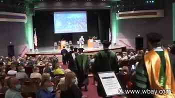 Medical college graduates its 100th doctor in Green Bay - WBAY