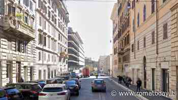 Armato di coccio ci bottiglia minaccia passanti e negozianti: "Ammazzo tutti"