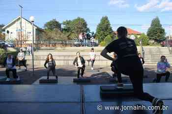 Programa 'Lazer Unindo Gerações' realiza Festival de Ritmos em Ivoti - Jornal NH