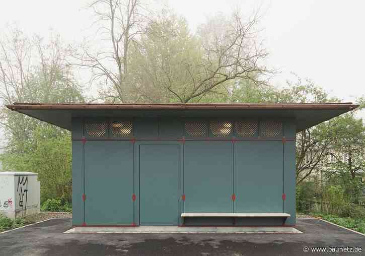 Vor den Büschen an der Ilm
 - Toilettenhäuschen in Weimar von Naumann Wasserkampf