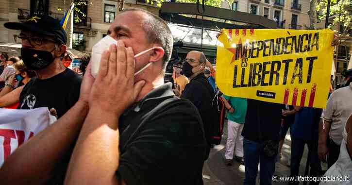 Catalogna, un tribunale fissa al 25% la soglia minima di castigliano. E c’è chi parla di fascismo