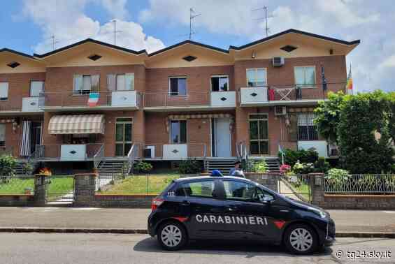 Bimbo caduto dal balcone a Soliera, la babysitter confessa: "Ero in catalessi" - Sky Tg24