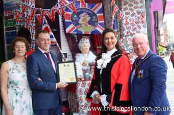 Bromley: Designer Drapes in Penge wins best-decorated shop for the Jubilee