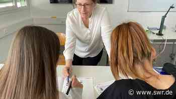 Ukrainische Schüler bereiten sich in Mannheim auf den Unterricht vor - SWR Aktuell