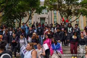 High School Students Walk Out in Protest of Gun Policies - U.S. News & World Report