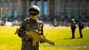 Aufrüstung der Bundeswehr: Bundestag stimmt für Grundgesetzänderung