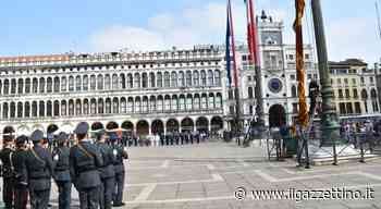 Festa della Repubblica a Venezia, l'alzabandiera in piazza San Marco - ilgazzettino.it