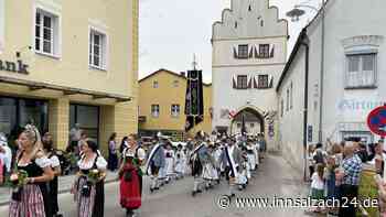 O‘zapft is! Volksfest Neumarkt-Sankt Veit ist gestartet