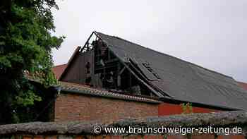 Feuerwehren rücken zu Dachstuhlbrand im Kreis Peine aus - Braunschweiger Zeitung