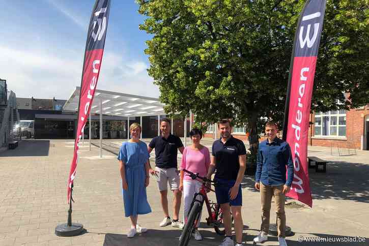 Wanzeelse Wieler Wonderen installeert fietsbellen