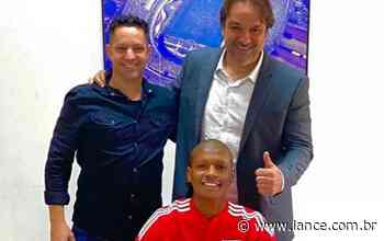 Léo Silva, cria de Cotia, renova seu contrato com São Paulo - LANCE!