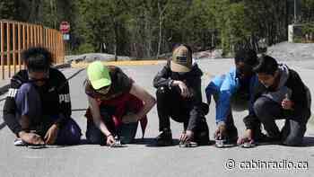 Yellowknife students warm to concept of tiny solar cars - Cabin Radio
