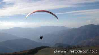 Modena, si lancia con il parapendio da Monte Calvanella. Ma finisce sugli alberi - il Resto del Carlino