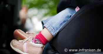 A7 im Kreis Ansbach: Kleinkind hört auf zu atmen: Polizisten leisten Erste Hilfe - und werden im Netz gefeiert - inFranken.de