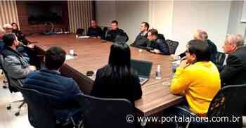 Em Imbituba, reunião discute o estacionamento irregular de caminhões nas marginais da BR 101 - Portal AHora