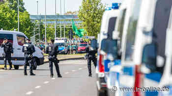 Polizei in Cottbus: Laute Durchsagen der Bereitschaftspolizei am Stadion der Freundschaft – das waren die Gründe - Lausitzer Rundschau