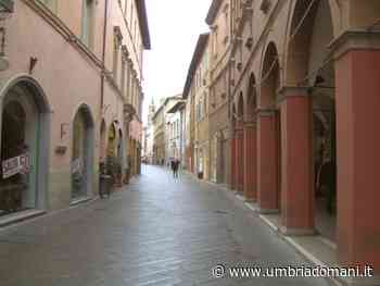 Foligno, sniffa cocaina in pieno centro storico: scappa, inseguito e preso dalle forze dell'ordine - Umbriadomani