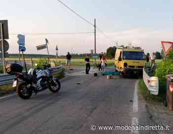 Incidente tra furgone e moto a Cortile di Carpi: morto un 60enne - modenaindiretta.it