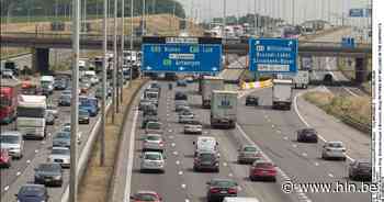 Moeilijke doorgang door ongeval op A12 ter hoogte van Strombeek-Bever - Het Laatste Nieuws