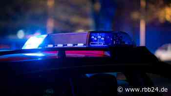 Feuer in großer Lagerhalle in Rathenow unter Kontrolle - Brandursache unklar - rbb24.de