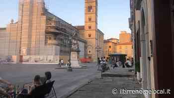 Prato, piazza Duomo tra spaccio e risse. I cittadini si lamentano: «Non ne possiamo più, servono controlli» - Il Tirreno