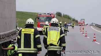 Kabelbrand und Reifenplatzer: Stau auf A94 – Viel Arbeit für Feuerwehr