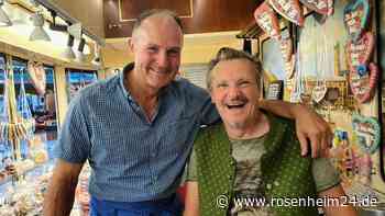 Zwischen Mandeln und Schokofrüchten: Rudi und Manfred sind beste Freunde