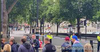 Trafalgar Square evacuated and reports of 'controlled explosion' - Hull Live