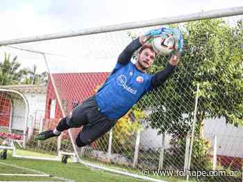 Focado em jogo contra Brusque, Lucas Perri ignora rumores de contratação por clubes da Série A - Folha de Pernambuco