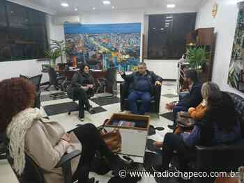 Comitiva de Brusque vem conhecer trabalho de Chapecó na Assistência Social - radiochapeco.com.br
