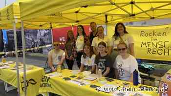 „Jede Unterschrift zählt“: Amnesty International Koblenz sammelt Signaturen gegen Katar-WM bei Rock am Ring - Rhein-Zeitung