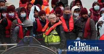 Number of people to reach UK in small boats in 2022 nears 10,000