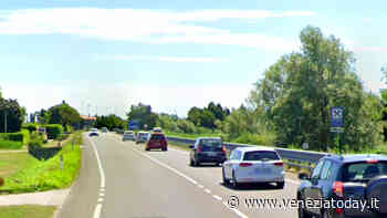 Incidente sulla strada per Jesolo, motociclista portato via in elicottero - VeneziaToday