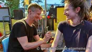 Rundgang auf dem Modular-Festival: Tattoos, Giant Rooks und Baumstämmle