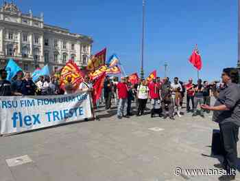 Flex: presidio in piazza a Trieste, 'esuberi irricevibili' - Agenzia ANSA