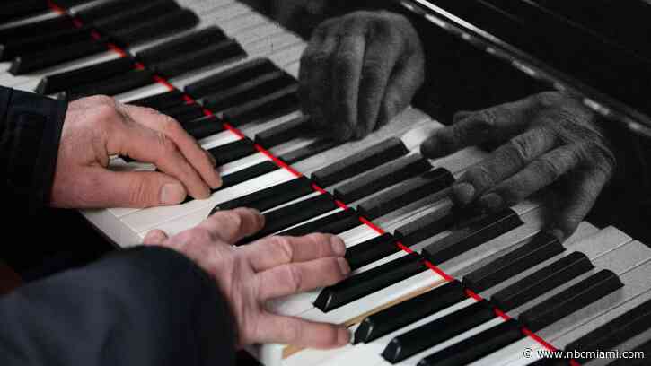 Dueling Piano Bars Again Tickling Ivories in South Florida