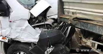 Kontrolle über Kastenwagen verloren: Unfall mit vier Fahrzeugen am Rewe-Markt - Mindener Tageblatt