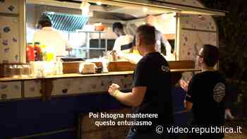 Trani, il truck food è Controcorrente: 'Qui lavorano ragazzi con disabilità cognitiva ma quasi nessuno se ne accorge' - Repubblica TV