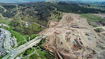 Expanding suburbs into Canberra's west could leave new homes 'in the line of fire'