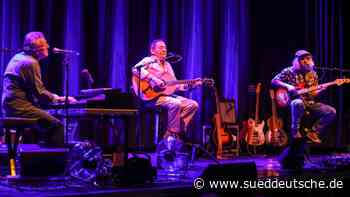 Dachauer Publikum feiert Wolfgang Ambros im Thoma-Haus frenetisch. - Süddeutsche Zeitung - SZ.de