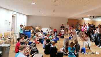 Gemeinsam mit Geflüchteten trommeln in Dachau - Merkur.de