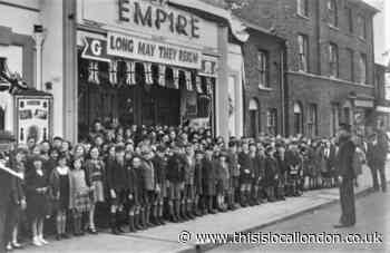 Epping cinema celebrating King George V's Silver Jubilee