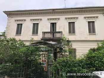 Cuneo, non c'è pace per Villa Invernizzi: rubato il portabandiera e danneggiato un balcone - LaVoceDiAlba.it