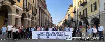 "Cuneo non merita un sindaco comunista": le liste a sostegno di Franco Civallero in sfilata a Cuneo - TargatoCn.it
