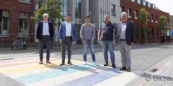 Regenboogzebrapad in de Stationstraat in Ichtegem - KW.be - KW.be