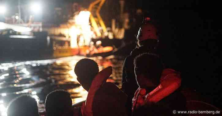 Deutsche Retter nehmen im Mittelmeer 85 Migranten an Bord