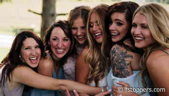 10 Great Wedding Party Poses